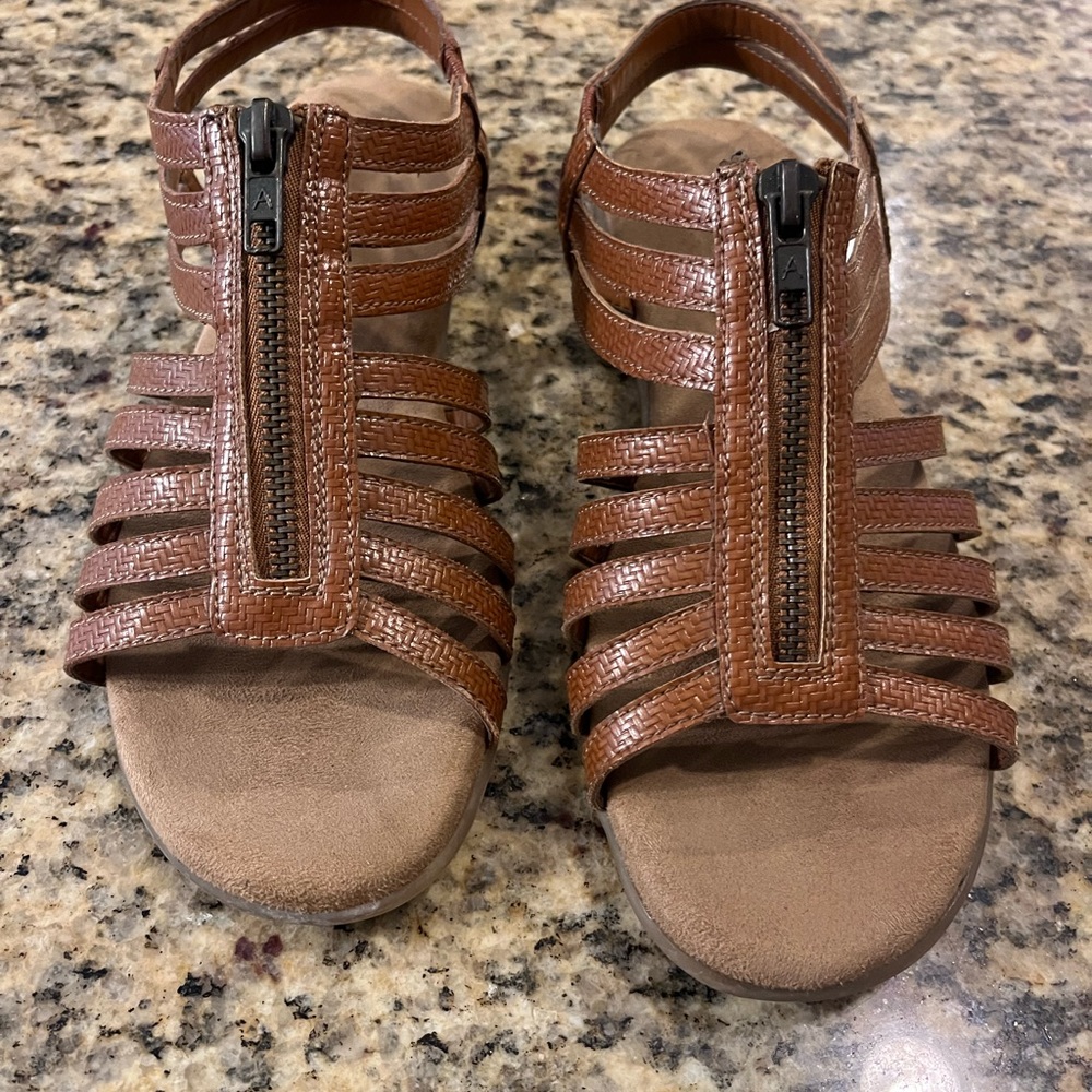 Aerosoles Roman style, Brown Leather Sandals. Size 7